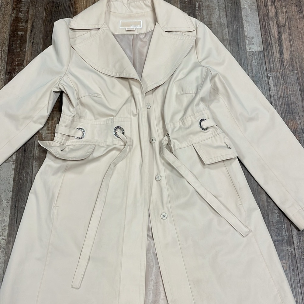 MACHAEL-Michael Kors  women’s light tan, knee length trenchcoat